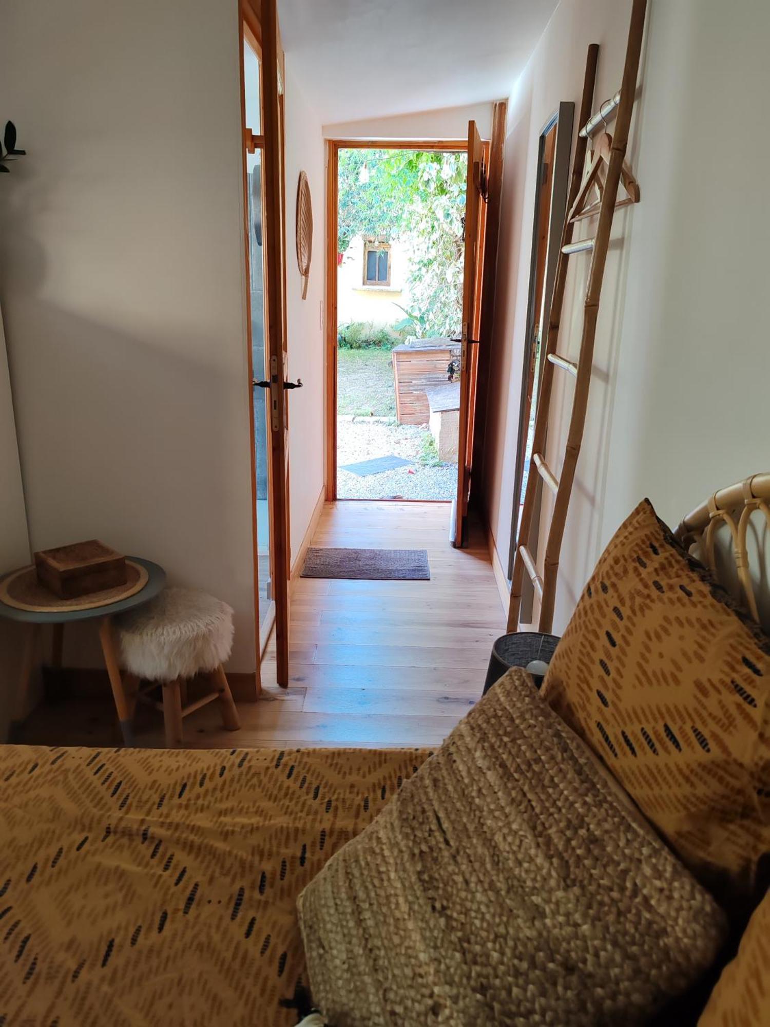 _Linstant_Zen_ Apartment Saint-Just  Екстериор снимка